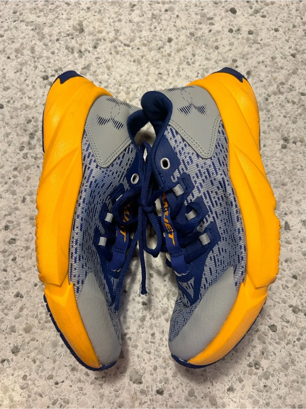 Under Armour Scramjet 5 GS kids sneakers size 5 5Y blue orange